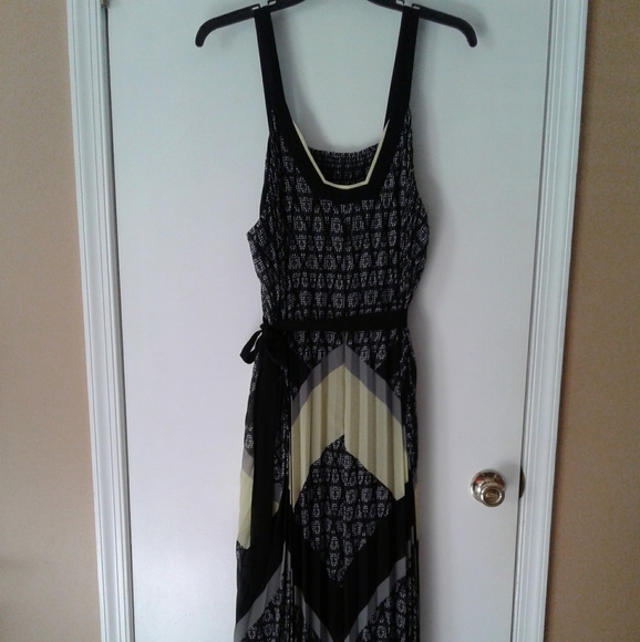 (Plus) Lane Bryant Maxi Dress - Picture 3 of 6